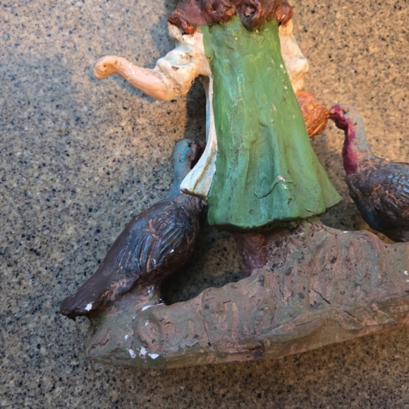 Vintage farmhouse girl feeding turkey figurine - Picture 3 of 5
